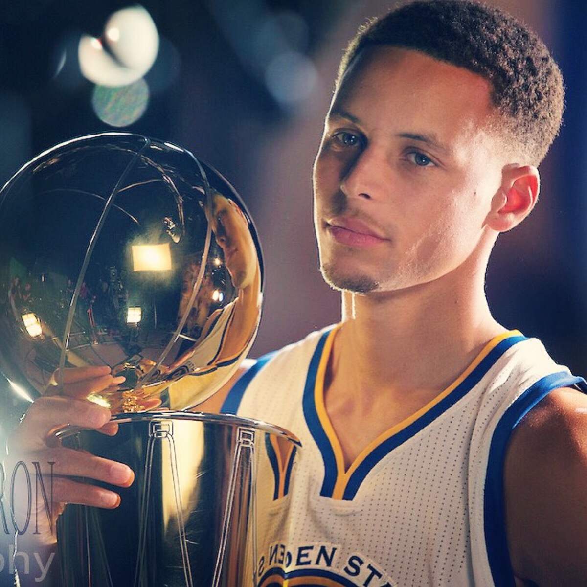 杜兰特砍30分尽力！难耐绿军双塔46+18，布克13投14分打硬仗又软